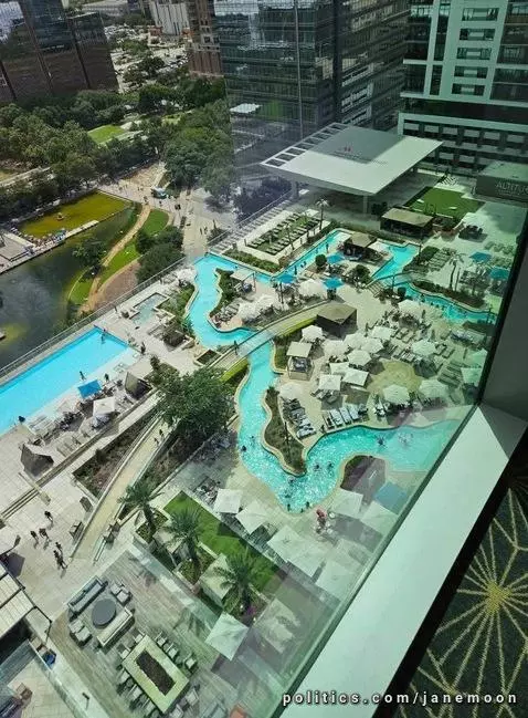 Who got a better view than mine? by janemoon